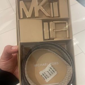 MICHAEL KORS 4-In-1 Signature Canvas Women's Belt Box Set